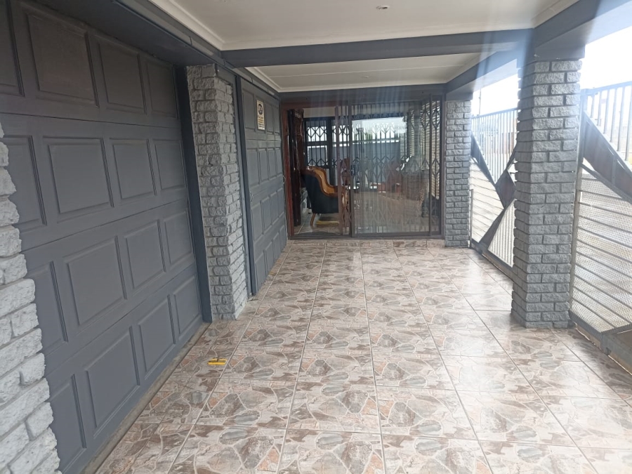 5 Bedroom Property for Sale in Heiderand Western Cape